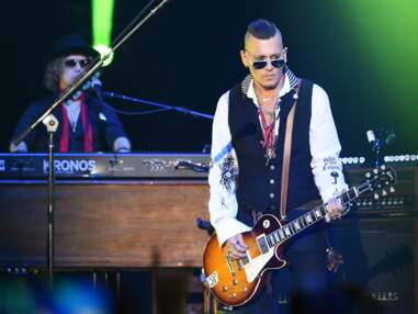 PHOTOS - Johnny Depp : méconnaissable à un concert