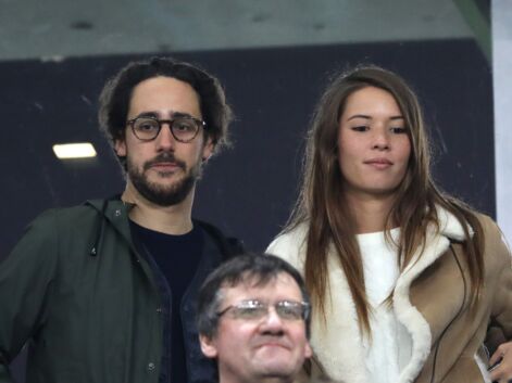 Thomas Hollande et sa compagne Emilie Broussouloux amoureux au Stade de France