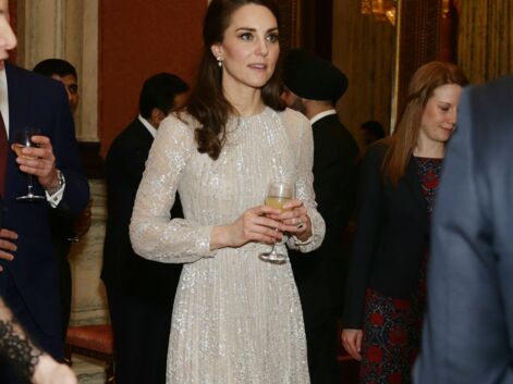 Look - Kate Middleton radieuse dans une robe scintillante et stilettos lamés