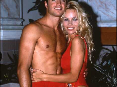 Pamela Anderson et son maillot de bain rouge