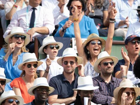 PHOTOS – Julie Gayet, son fils et Woody Harrelson à Roland Garros