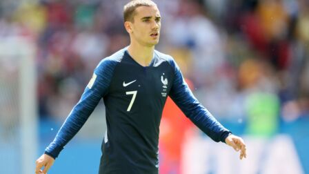 video antoine griezmann decouvrez son rituel quotidien pour evacuer le stress avant un match - griezmann joue a fortnite