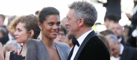 VIDEO \u2013 Vincent Cassel chante une chanson d\u0027amour à sa femme Tina