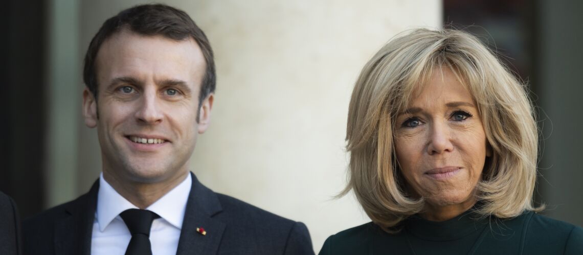 Olivier De Lamour Est Dans Le Pré Est Préoccupé Il Veut