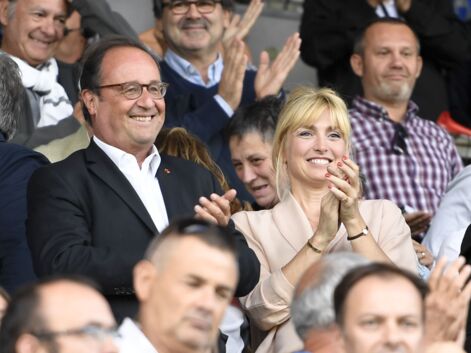 PHOTOS - Julie Gayet et François Hollande s'affichent tout sourire lors d'un match