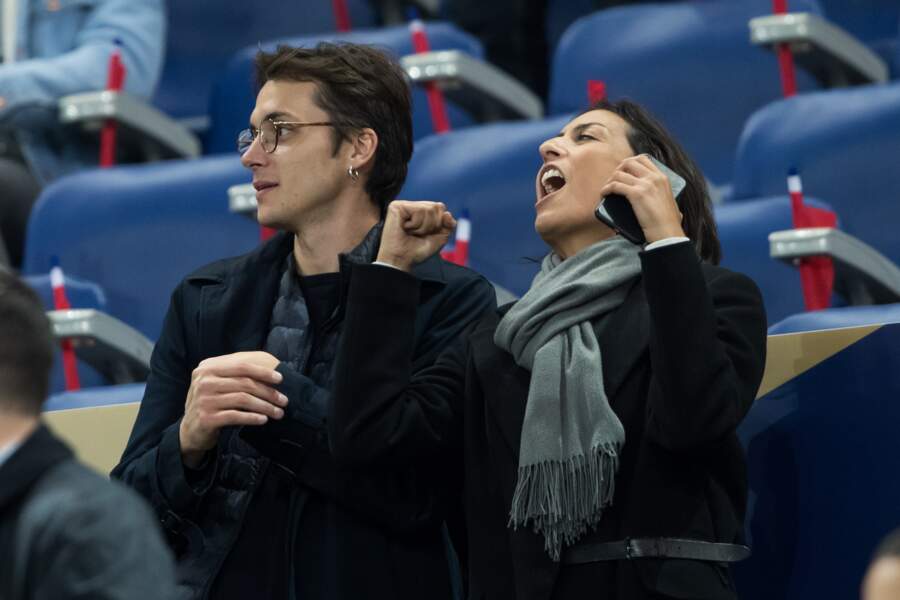 PHOTOS Leila Kaddour et son chéri Pierre Guenard à l’unisson pour le match des Bleus Gala