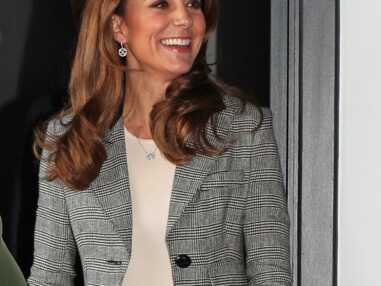 PHOTOS - Kate Middleton recycle sa veste à carreaux tendance