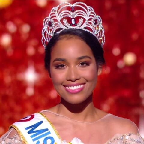 Le Gloubi Boulga ou La Causette de Casimir - Page 24 Photos-miss-france-2020-le-sacre-de-clemence-botino-miss-guadeloupe