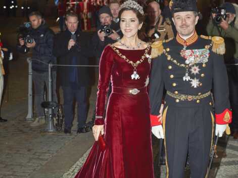 PHOTOS - Mary du Danemark porte sa robe longue en velours pour la 4ème fois.