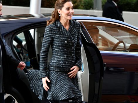 PHOTOS - Kate Middleton victime d'un petit accident vestimentaire : sa jupe s’envole encore