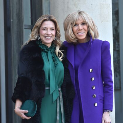 PHOTOS - Brigitte Macron rayonnante en violet pour ...