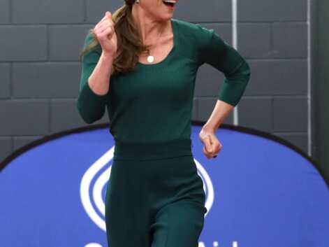PHOTOS - Kate Middleton glamour même dans l’effort en baskets Marks & Spencer et pantalon de sport Zara