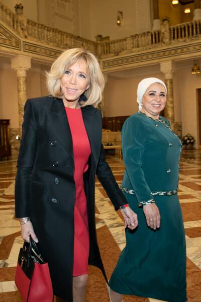 Brigitte Macron et Entissar Amer lors de la cérémonie d'accueil du président français au palais présidentiel du Caire, le 28 janvier 2019