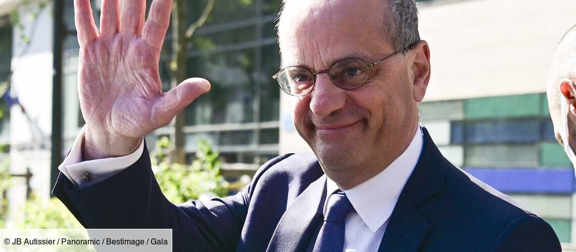 Jean Michel Blanquer Sa Passion Etonnante Il Aime Embrasser Les Arbres Gala