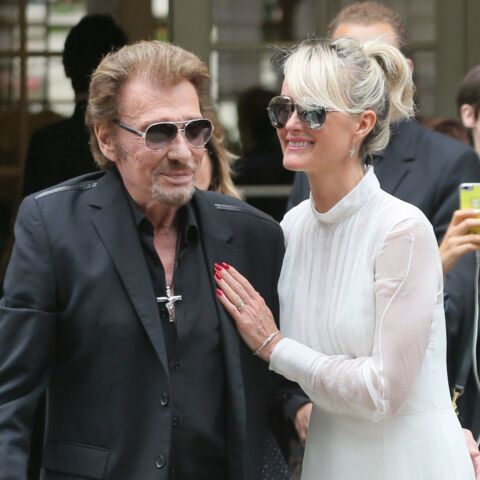 Il Perdait 15 Ans En 15 Metres Johnny Hallyday Tres Affaibli A La Fin De Sa Vie Gala