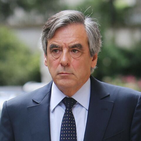 Francois Fillon Raconte Son Confinement Sa Carte Postale Ne Passe Pas Inapercue Gala