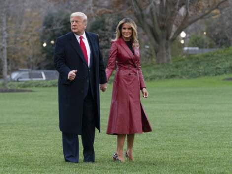 PHOTOS - Melania souriante en cuir rouge aux côtés de son mari Donald Trump