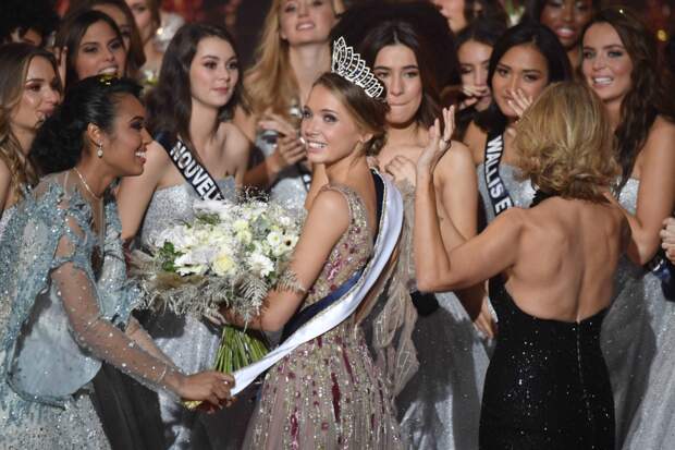 Qui est Amandine Petit, Miss France 2021 ? Son élection en images