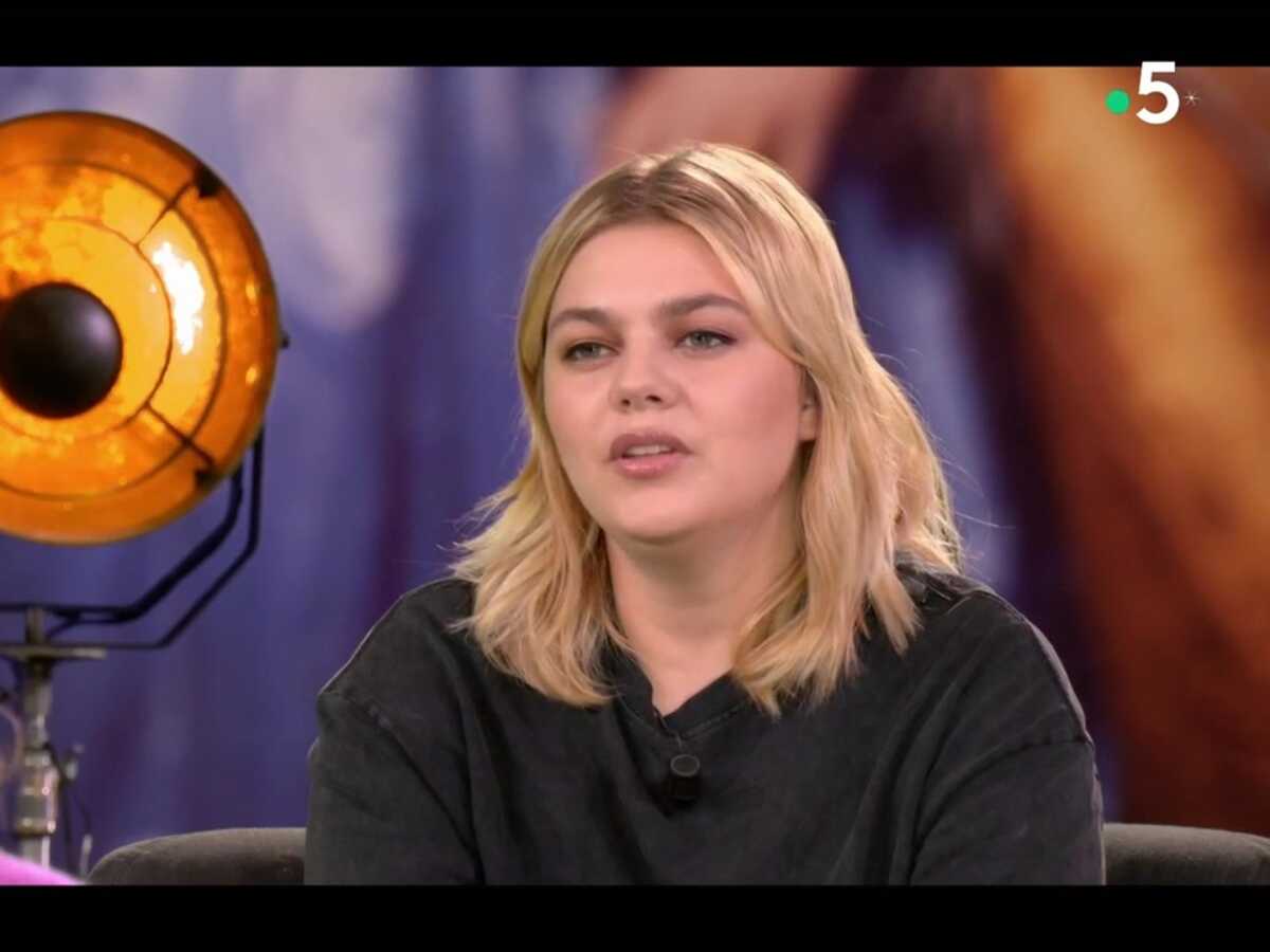 VIDÉO - Louane, orpheline, évoque son 