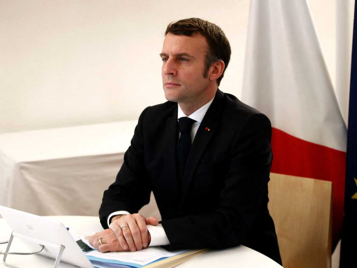 Emmanuel Macron : son père « ronchon » lors de la passation avec François Hollande