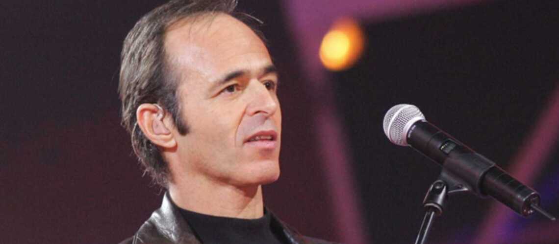 La Grande Soiree Anniversaire Jean Jacques Goldman Jean-Jacques Goldman sort du silence et marche - Gala