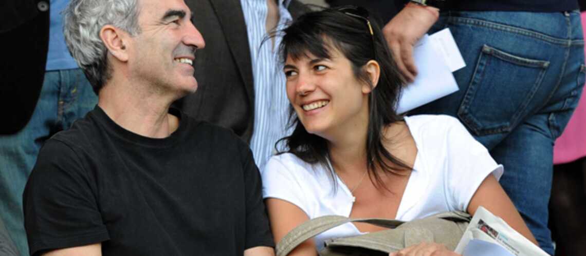 Raymond Domenech demande Estelle Denis en mariage - Gala