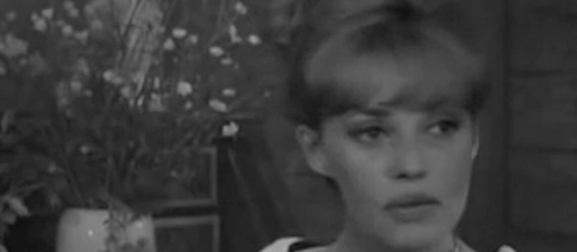 Jeanne Moreau Vanessa Paradis Le Tourbillon De La Vie VIDEO – Le « tourbillon de la vie », bande originale de la vie de