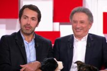 Video Les Larmes De Michel Drucker En Disant Adieu A Johnny Hallyday Gala