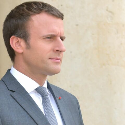 Emmanuel Macron Gene Mais Souriant Que Des Enfants Lui Posent Des Questions Sur Brigitte Gala