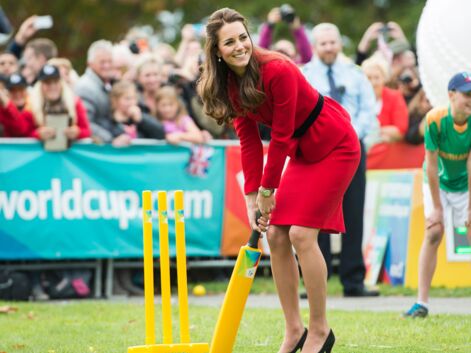 Photos – Princesse Kate ose le cricket en talons