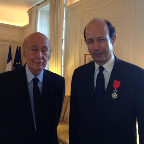 Valery Giscard D Estaing Decore Son Fils Gala