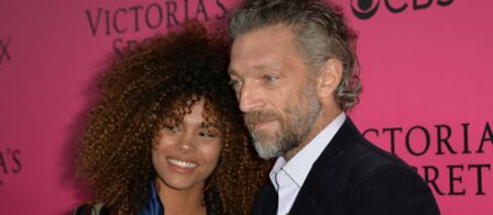 PHOTO \u2013 Vincent Cassel et sa chérie Tina Kunakey au lit pour un selfie torride