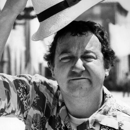 L Histoire De La Photo De Coluche Gala