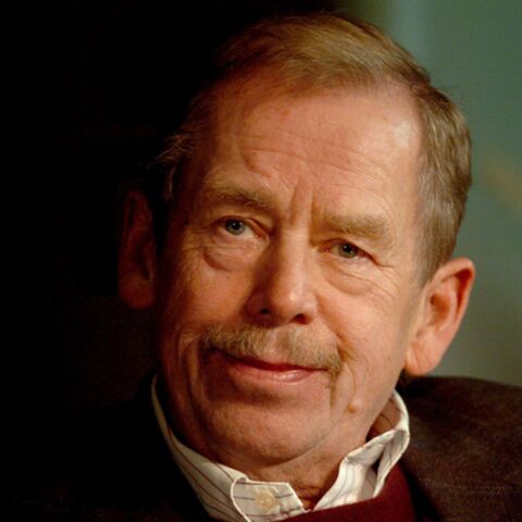 Václav Havel Mort-de-vaclav-havel-hommages-en-cascade