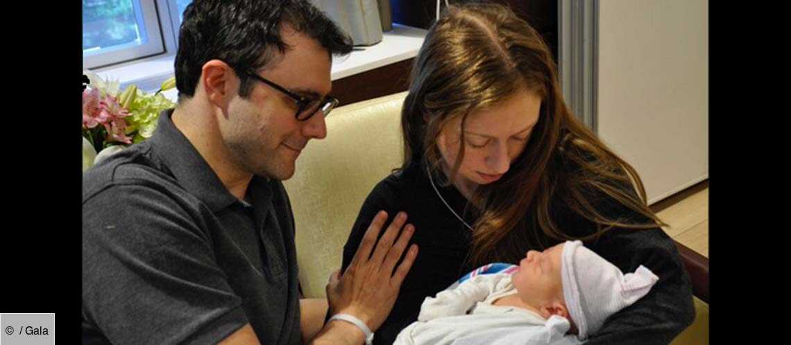 Chelsea Clinton Presente Son Fils Gala