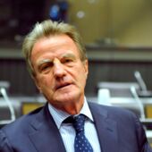 Bernard Kouchner La Biographie De Bernard Kouchner Avec Gala Fr