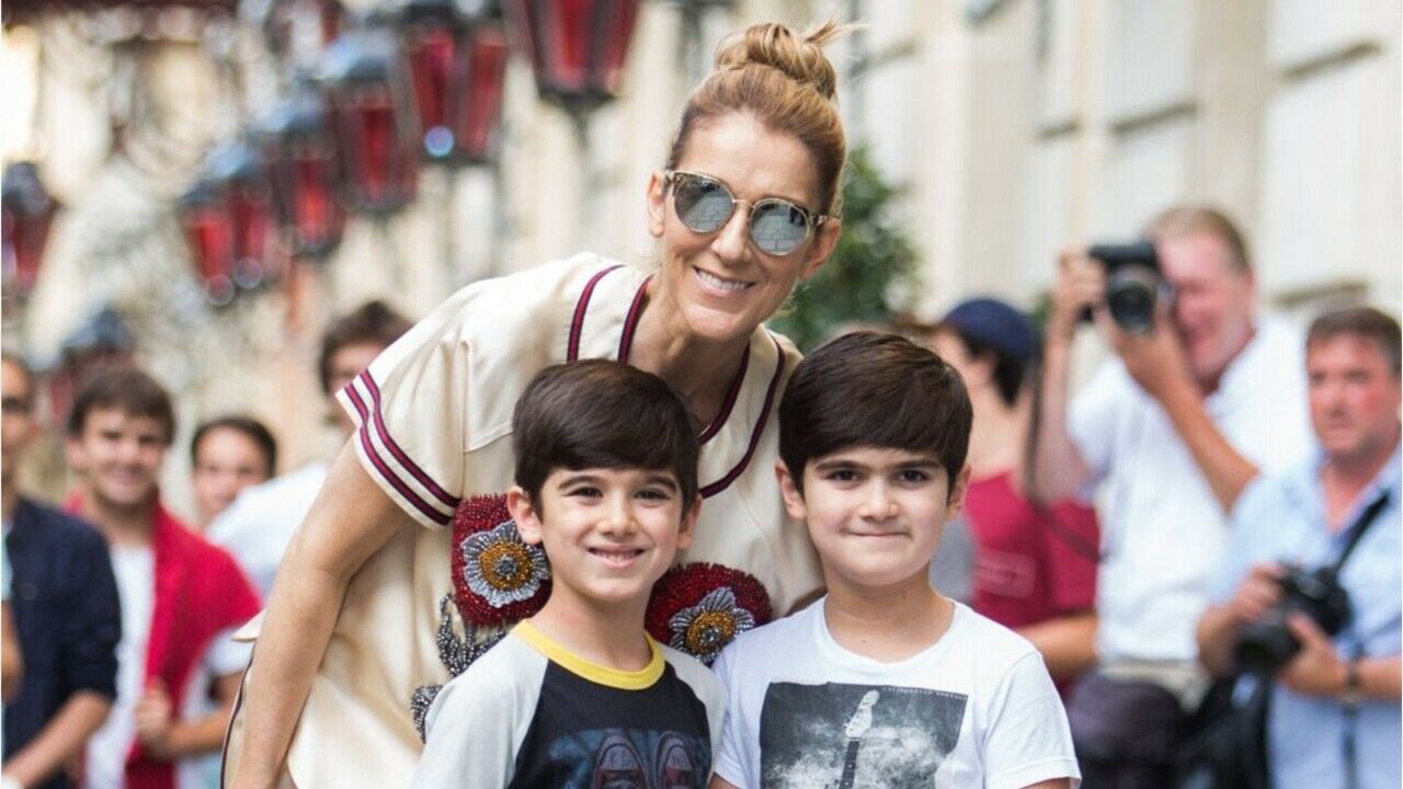 Photo Celine Dion Une Maman Comblee Entouree De Ses Trois Fils Qui Ont Encore Change Gala