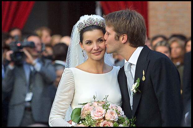 PHOTOS - Clotilde Courau, Emmanuel-Philibert de Savoie et leurs filles : une famille princière pas comme les autres