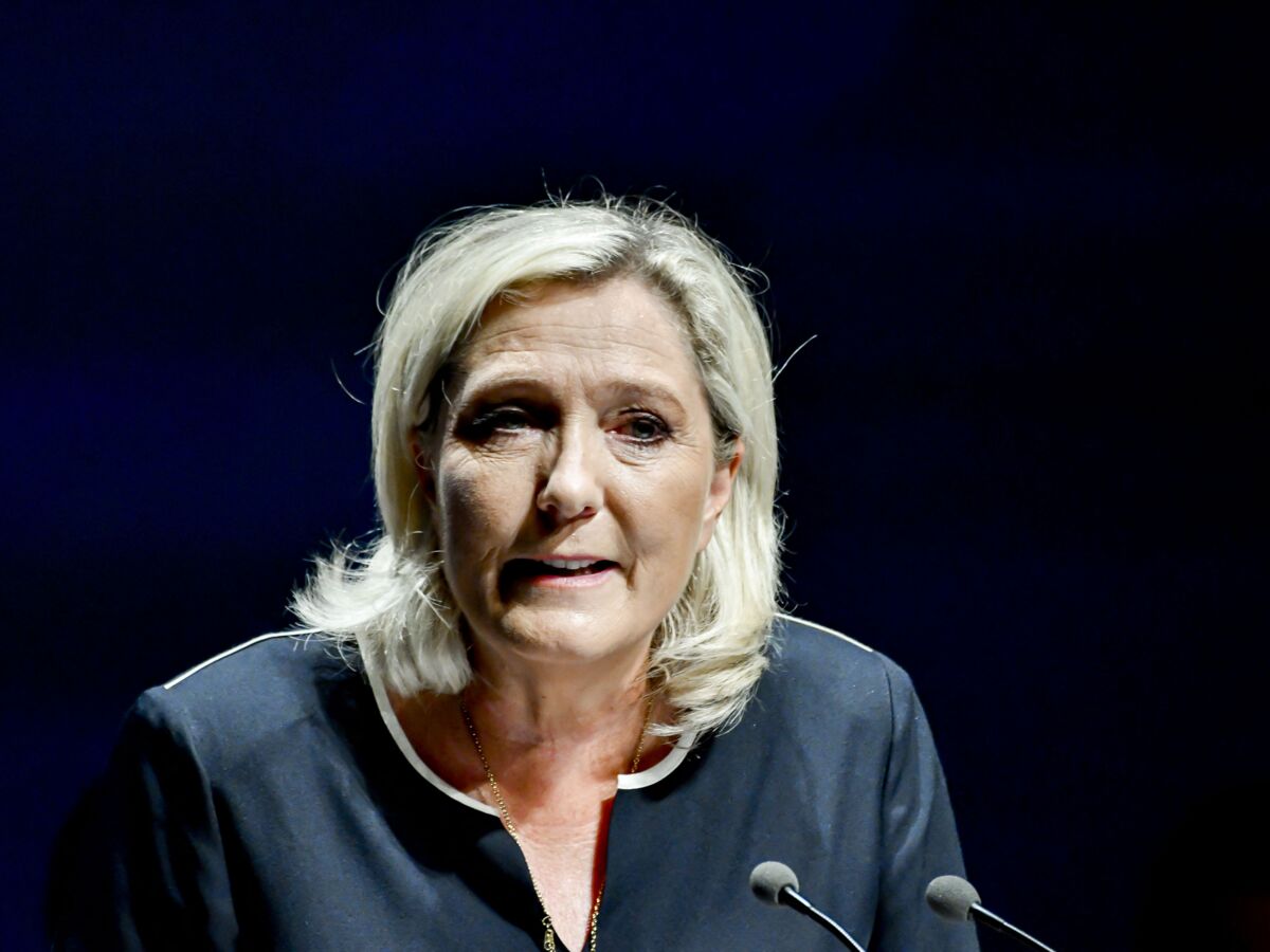 Elle nous impressionne : Marine Le Pen prise au sérieux dans les coulisses de l'Élysée