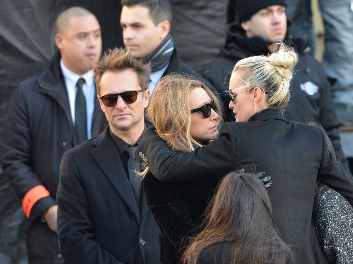 Laeticia Hallyday, Laura Smet et David Hallyday : ce projet sur Johnny qu'ils envoient balader