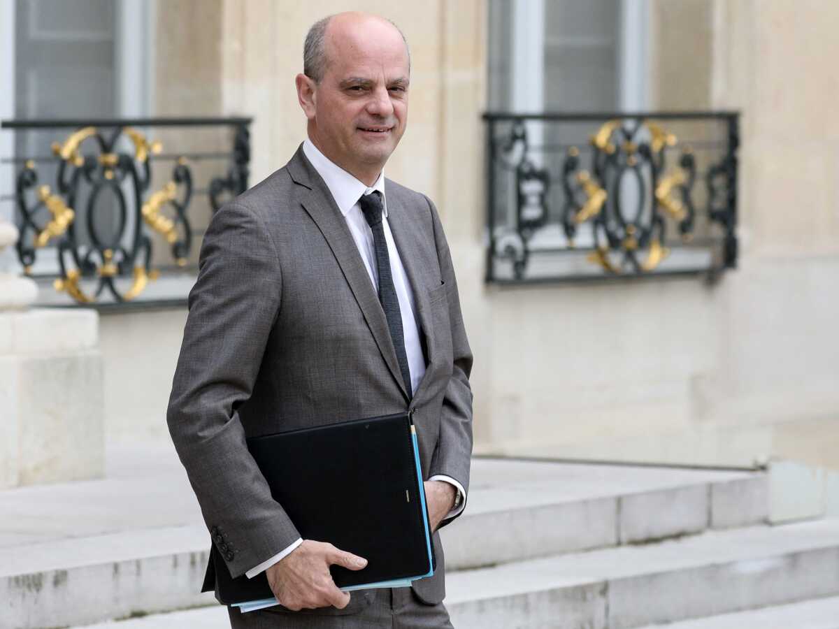 Jean-Michel Blanquer le « fayot » : l’équipe de Quotidien se moque