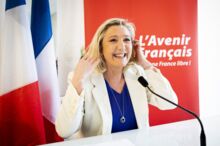 Marine Le Pen Karine Le Marchand Reste Son Intervieweuse Preferee Gala