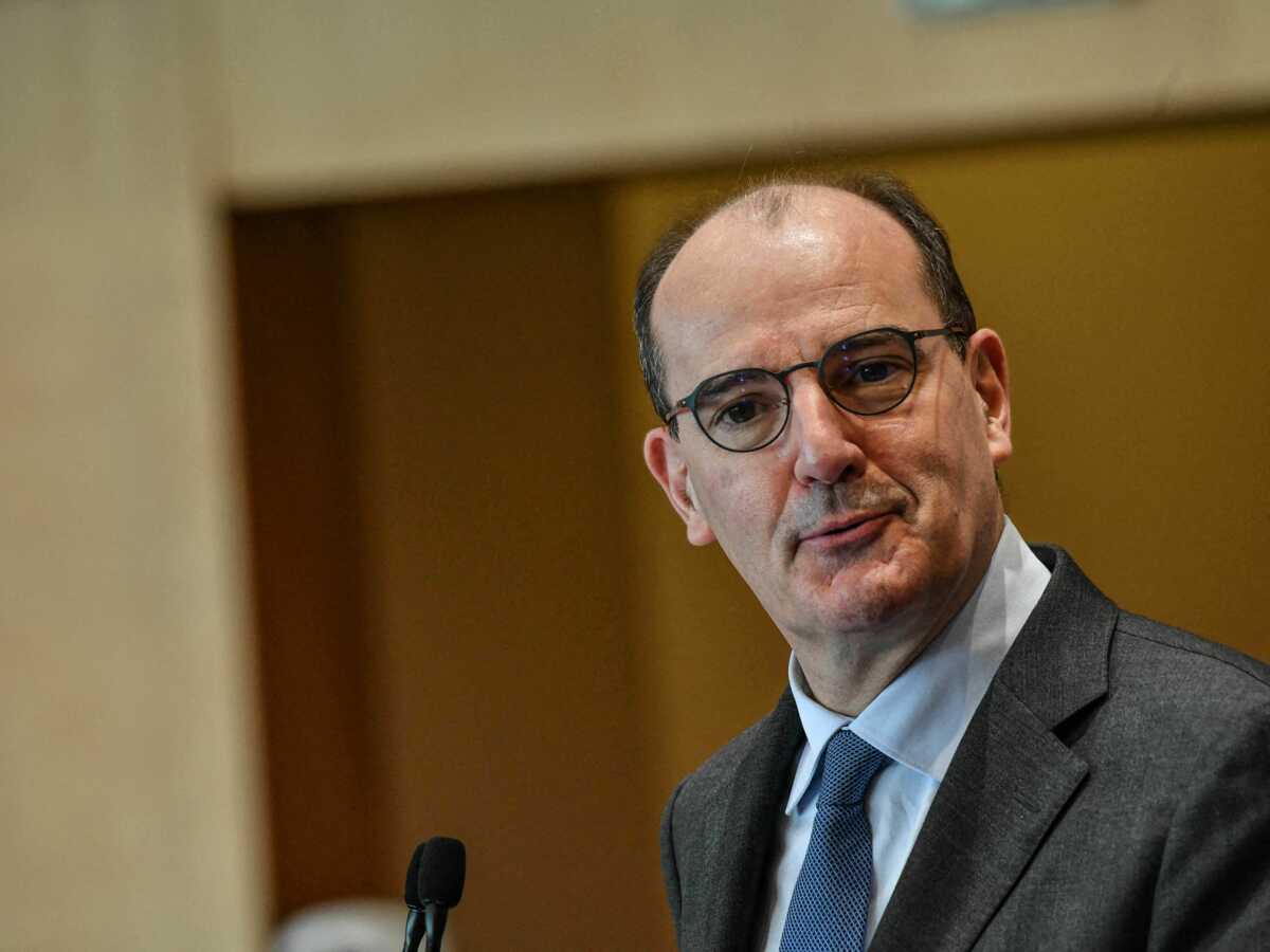 Jean Castex interpellé à l'aéroport de Roissy par une femme bien remontée...