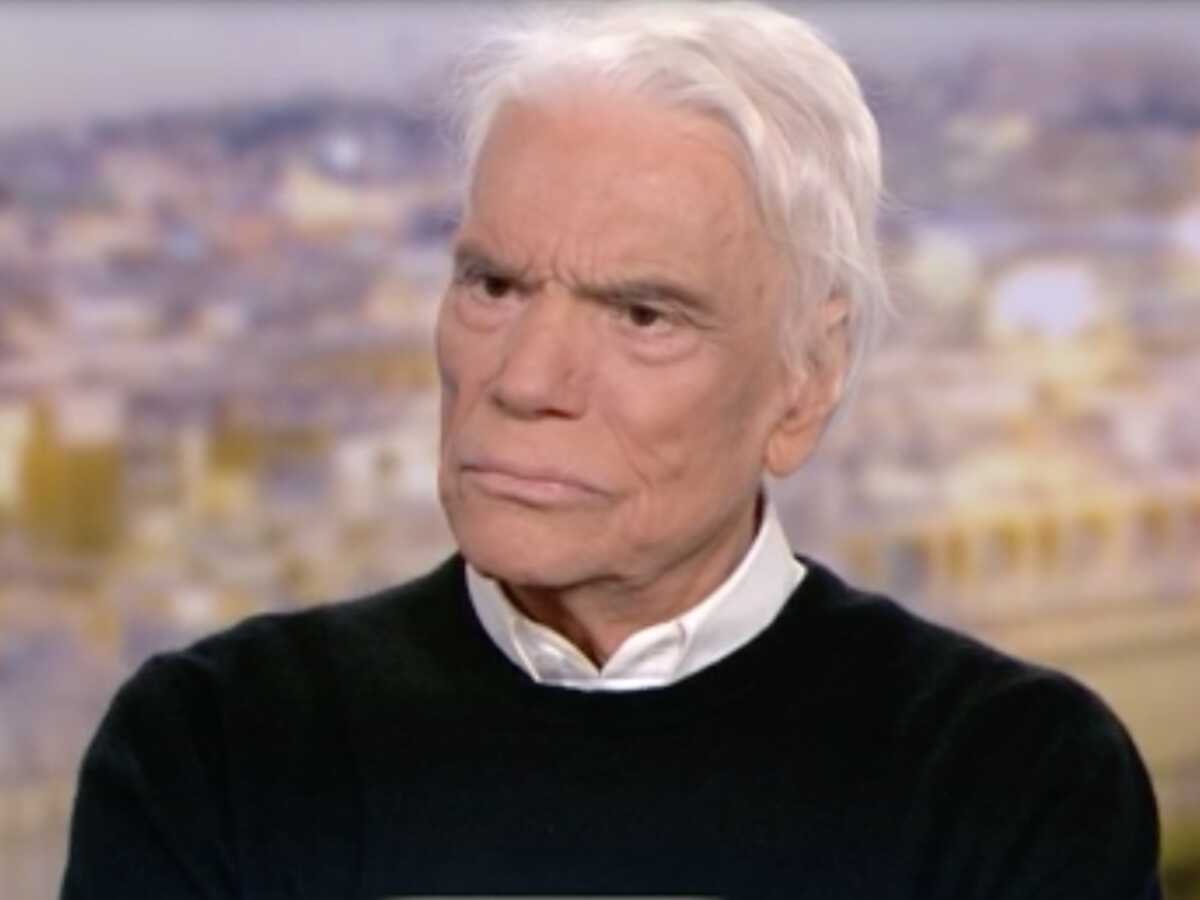 Tu fais crever les autres ! : Bernard Tapie atomise les réfractaires aux vaccins