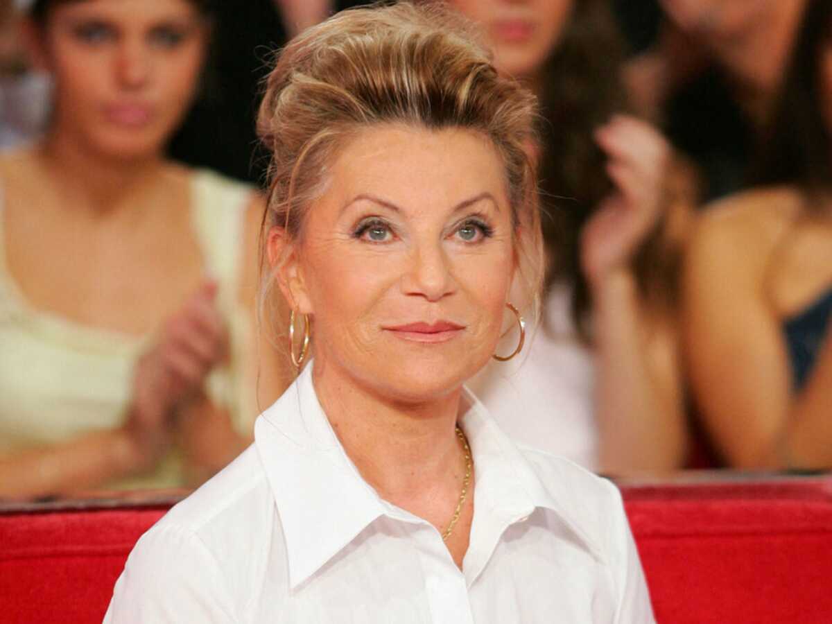 Sheila « éjectée du showbiz » à cause de son âge : « Les dinosaures vous emmerdent ! »