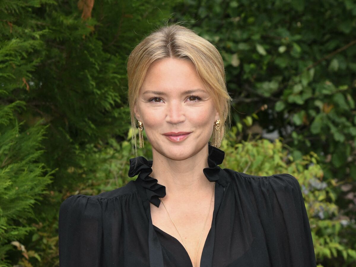 PHOTOS - Virginie Efira : comment elle met ses formes en valeur