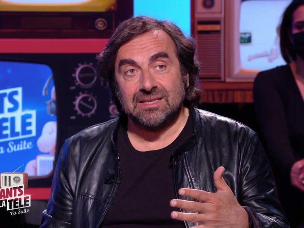 VIDÉO - André Manoukian épingle ceux qui balancent « leurs ovaires et leurs testicules à la figure »