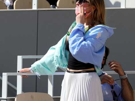 PHOTOS - Chloé Jouannet en total look Lacoste au tournoi de Roland Garros