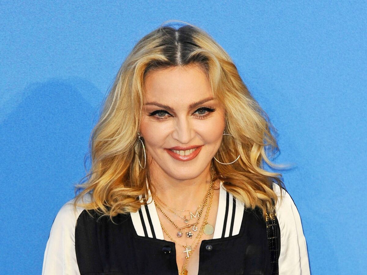 PHOTO - Madonna, son fils David, 15 ans, se dévoile en robe : C'est tellement libérateur