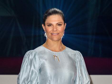 PHOTOS - Victoria de Suède en robe midi, rend hommage à Fifi Brindacier avec ses bijoux
